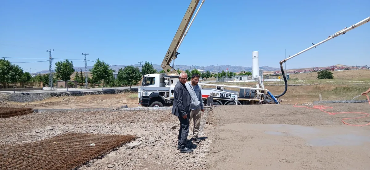 ARGUVANDA ÇOK AMAÇLI SOSYAL TESİS İNŞAATI ARALIKSIZ SÜRÜYOR